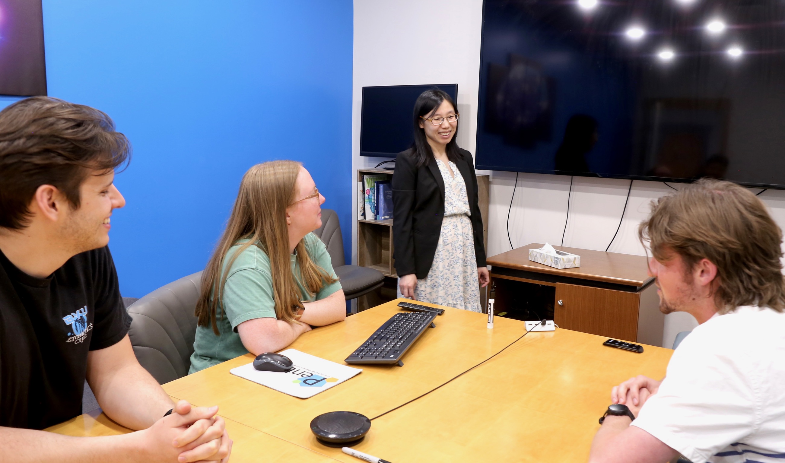 manager presenting to employees